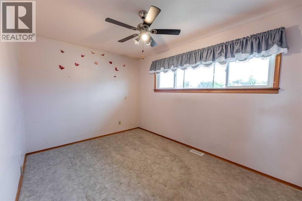 












104 Fraser Street

,
Hinton,




Alberta
T7V1B7


