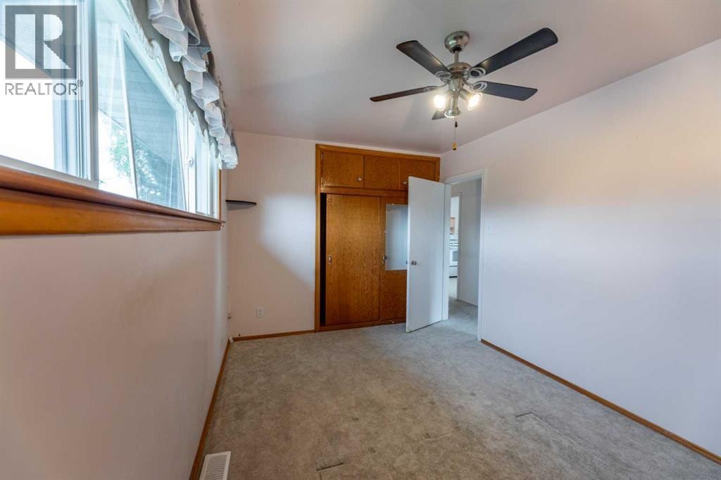












104 Fraser Street

,
Hinton,




Alberta
T7V1B7

