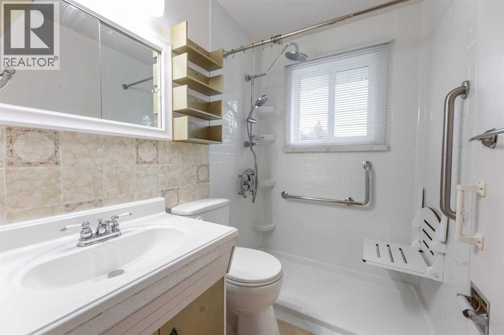 












104 Fraser Street

,
Hinton,




Alberta
T7V1B7

