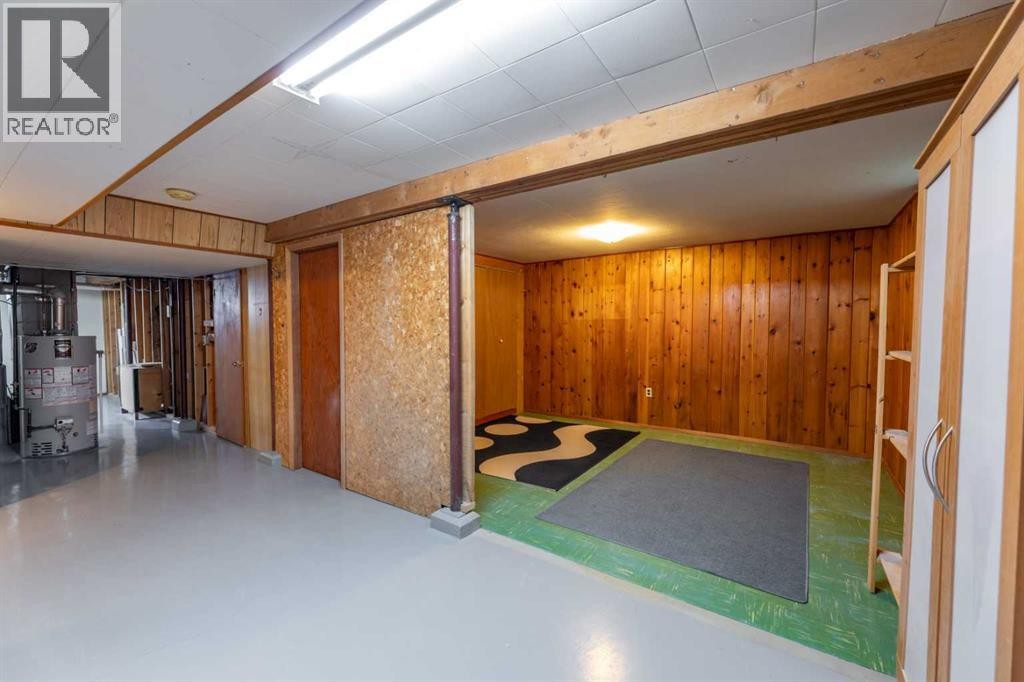 












104 Fraser Street

,
Hinton,




Alberta
T7V1B7

