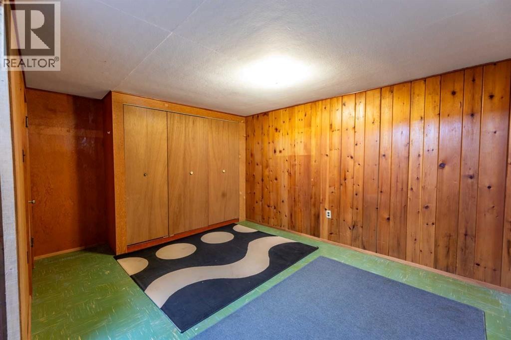 












104 Fraser Street

,
Hinton,




Alberta
T7V1B7


