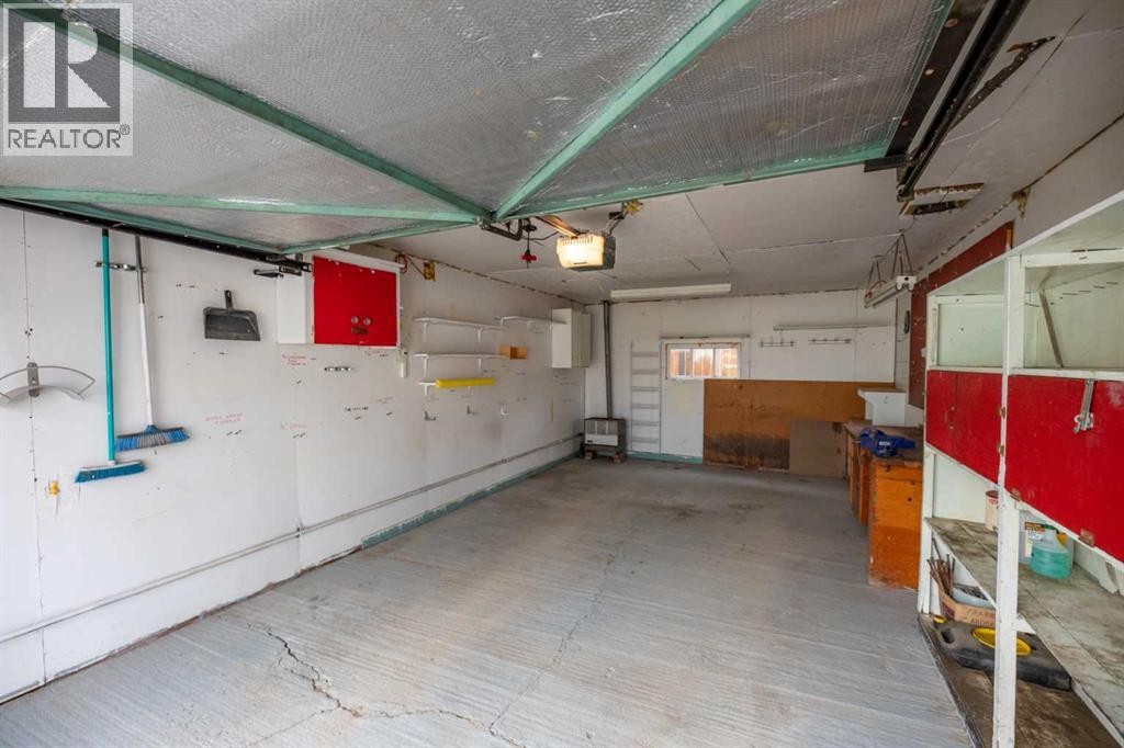 












104 Fraser Street

,
Hinton,




Alberta
T7V1B7

