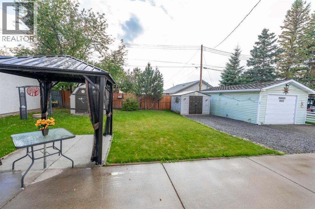 












104 Fraser Street

,
Hinton,




Alberta
T7V1B7

