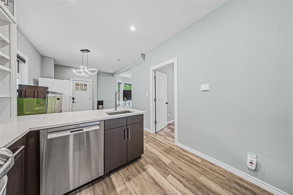 












217 Hampton Street

,
Winnipeg,




Manitoba
R3J1P5

