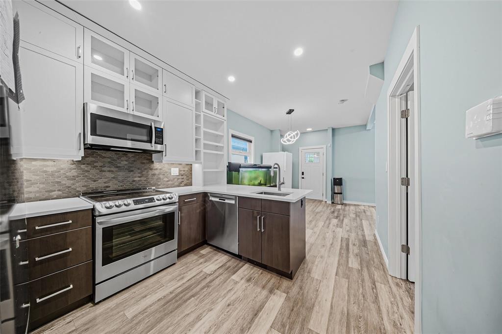 












217 Hampton Street

,
Winnipeg,




Manitoba
R3J1P5

