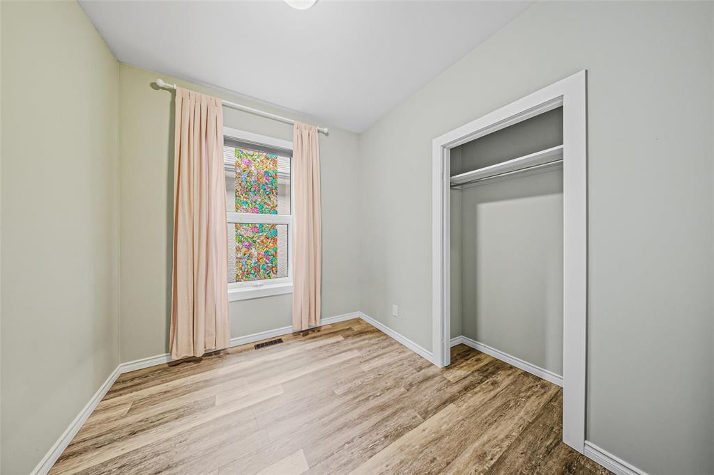 












217 Hampton Street

,
Winnipeg,




Manitoba
R3J1P5

