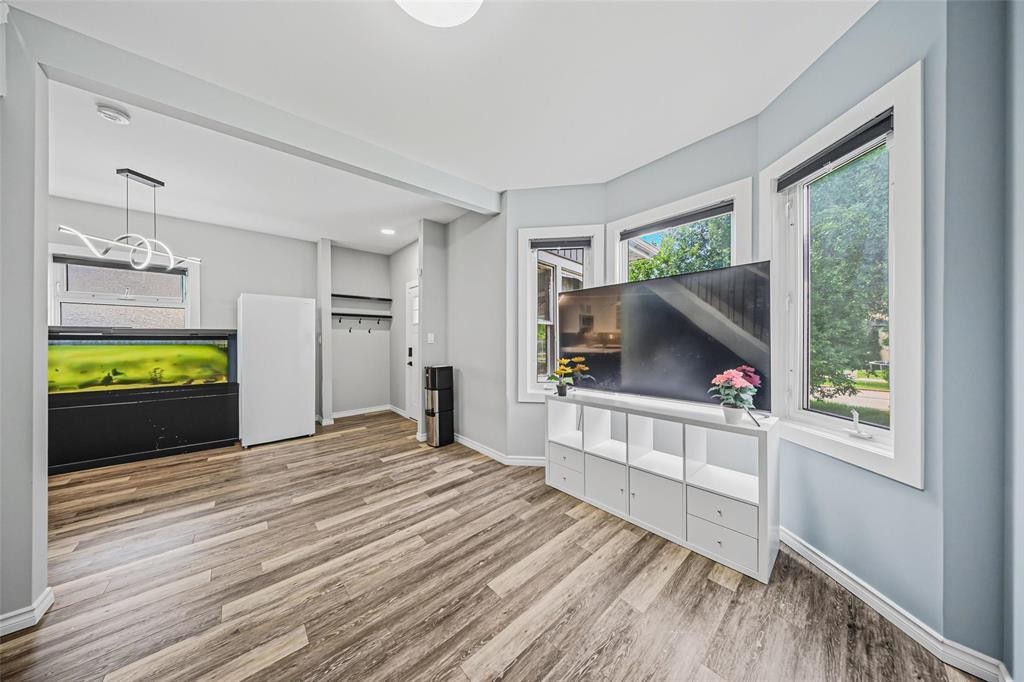 












217 Hampton Street

,
Winnipeg,




Manitoba
R3J1P5

