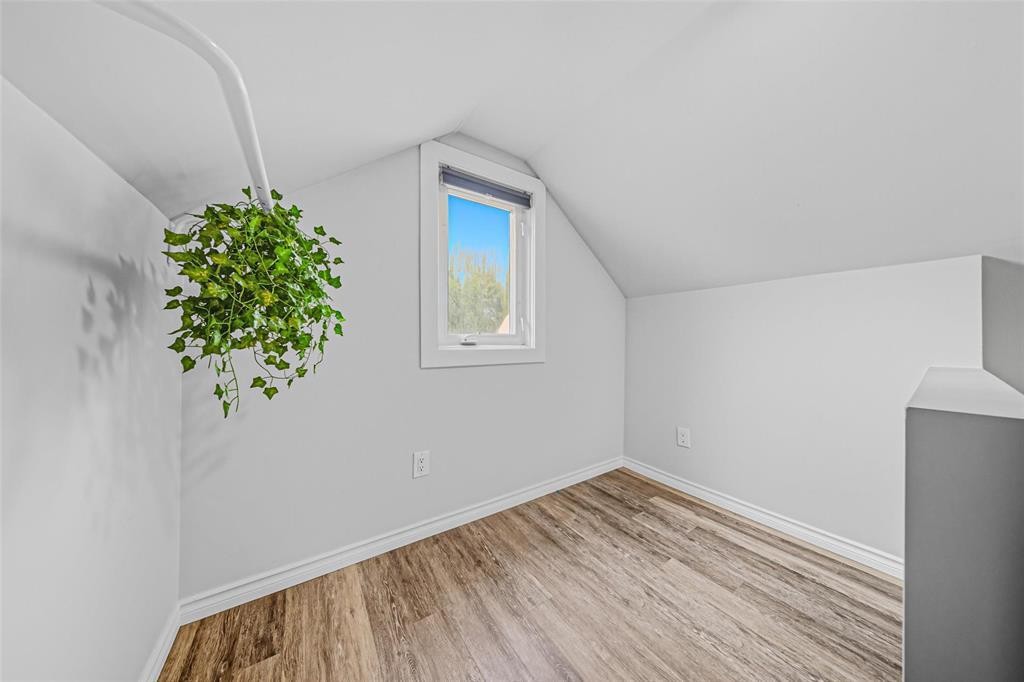 












217 Hampton Street

,
Winnipeg,




Manitoba
R3J1P5

