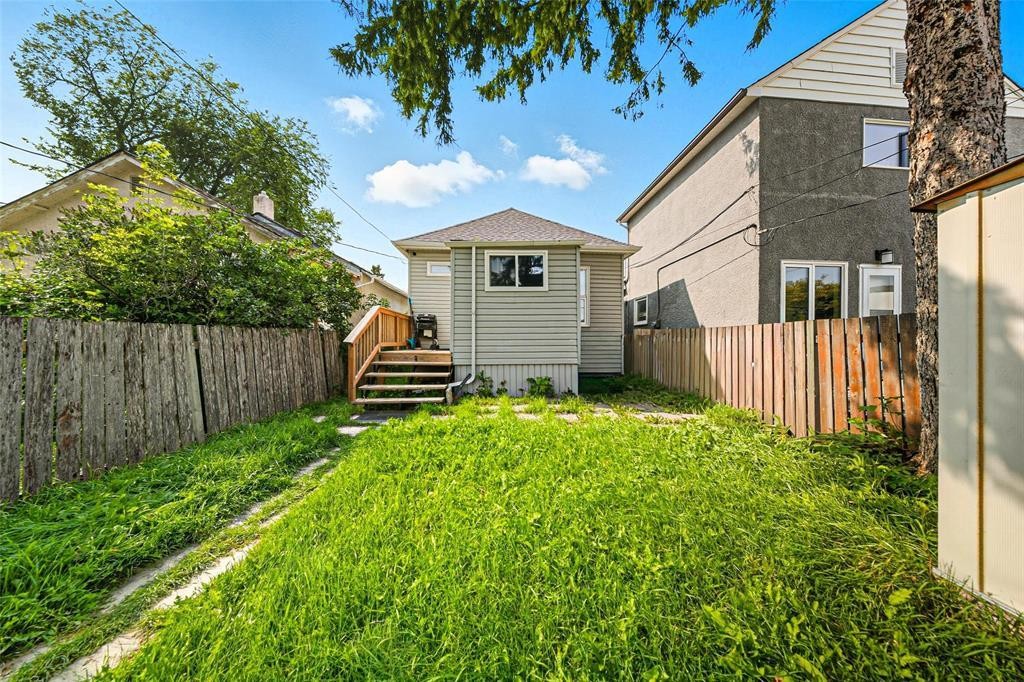 












217 Hampton Street

,
Winnipeg,




Manitoba
R3J1P5

