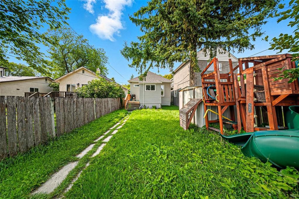 












217 Hampton Street

,
Winnipeg,




Manitoba
R3J1P5

