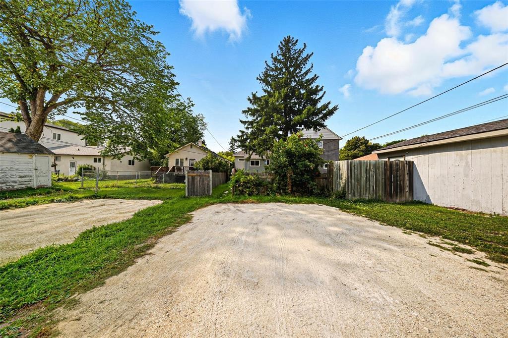 












217 Hampton Street

,
Winnipeg,




Manitoba
R3J1P5

