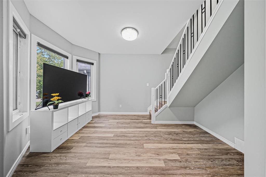 












217 Hampton Street

,
Winnipeg,




Manitoba
R3J1P5

