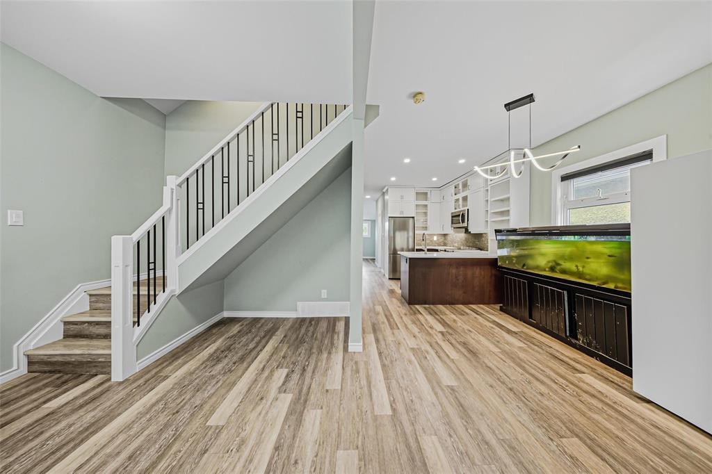 












217 Hampton Street

,
Winnipeg,




Manitoba
R3J1P5

