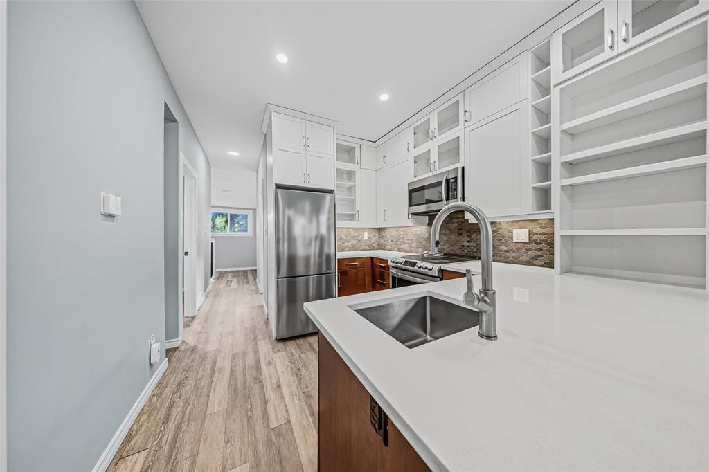 












217 Hampton Street

,
Winnipeg,




Manitoba
R3J1P5

