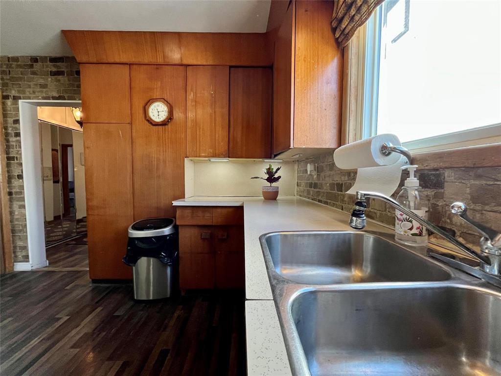 












832 Redwood Avenue

,
Winnipeg,




Manitoba
R3G3R3


