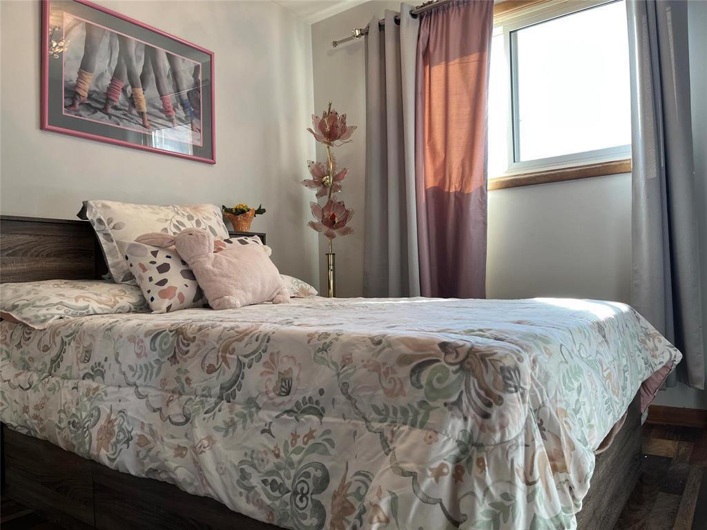 












832 Redwood Avenue

,
Winnipeg,




Manitoba
R3G3R3

