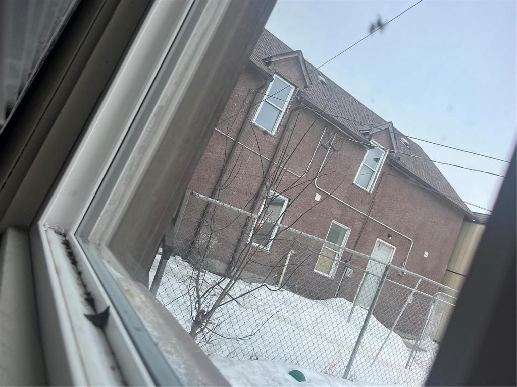 












143 Barber Street

,
Winnipeg,




Manitoba
R2W3J8

