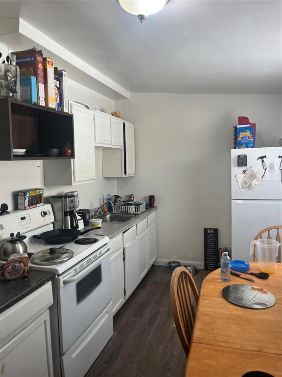 












143 Barber Street

,
Winnipeg,




Manitoba
R2W3J8

