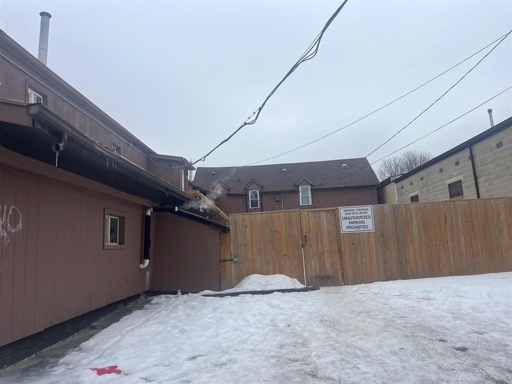












143 Barber Street

,
Winnipeg,




Manitoba
R2W3J8

