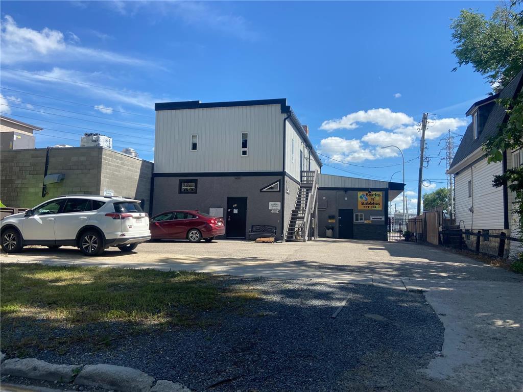 












453 Pembina Highway

,
Winnipeg,




Manitoba
R3M2K9

