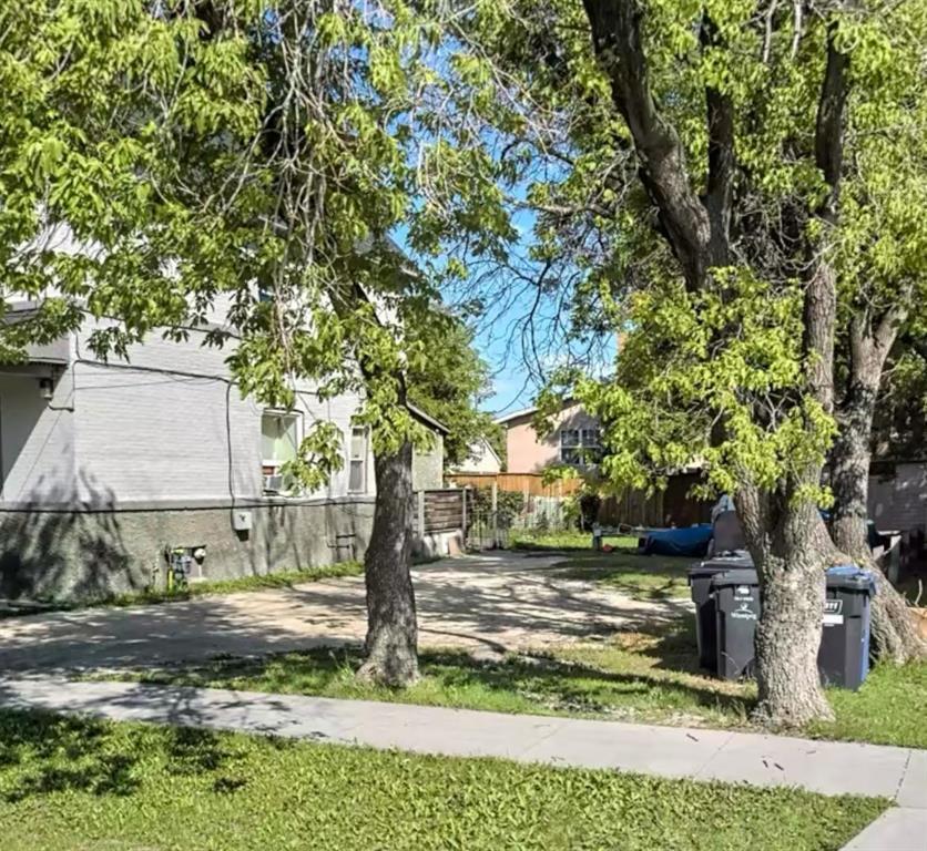 












265 Owena Street

,
Winnipeg,




Manitoba
R3E1X4

