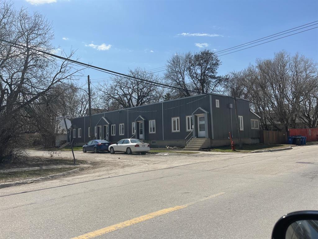 












118 Stephens Street

,
Winnipeg,




Manitoba
R2W3G8

