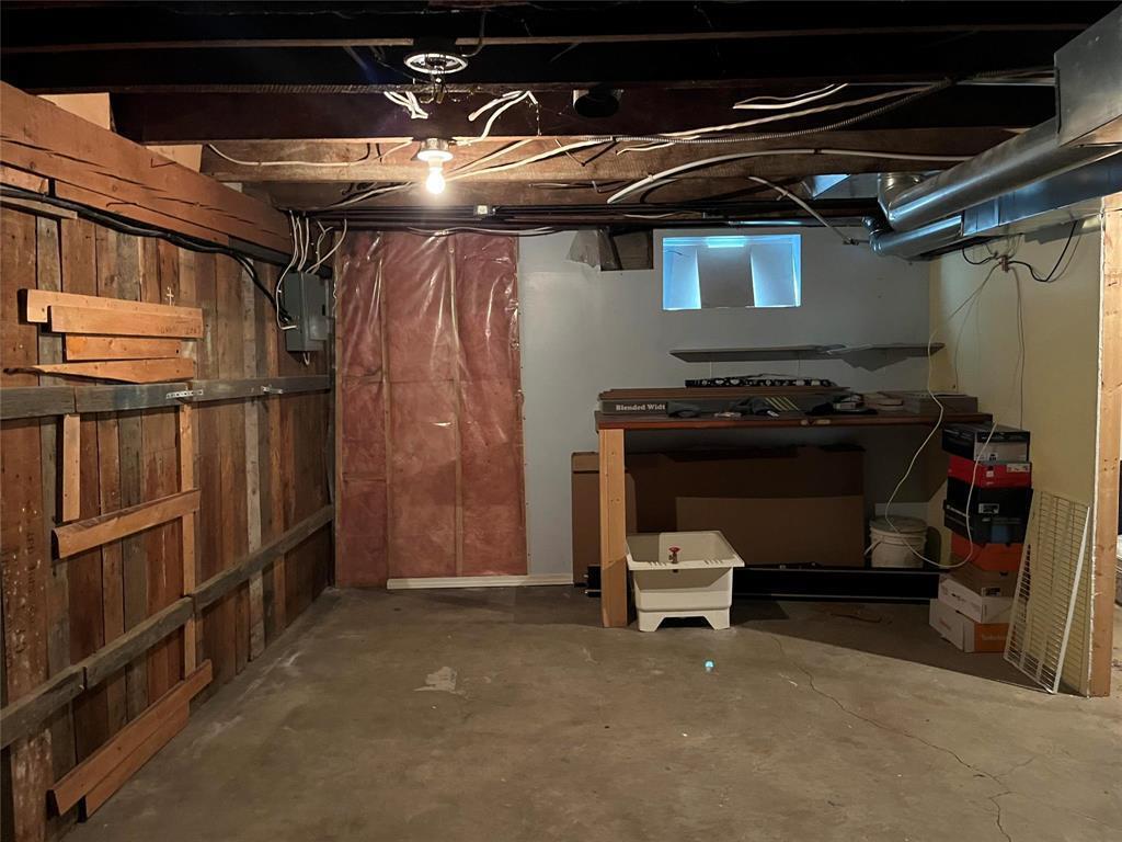 












118 Stephens Street

,
Winnipeg,




Manitoba
R2W3G8

