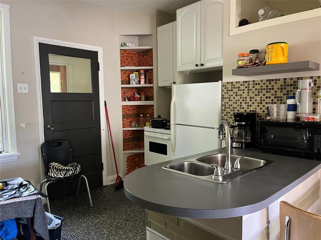 












118 Stephens Street

,
Winnipeg,




Manitoba
R2W3G8

