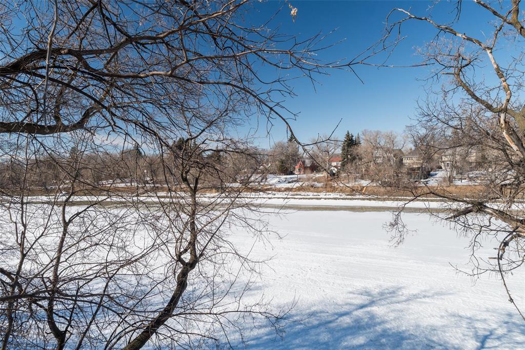 












1125 Wellington Crescent

,
Winnipeg,




Manitoba
R3N0A1

