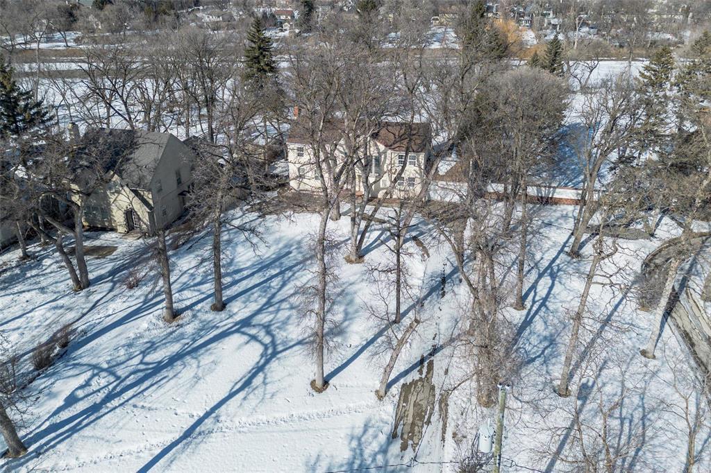












1125 Wellington Crescent

,
Winnipeg,




Manitoba
R3N0A1

