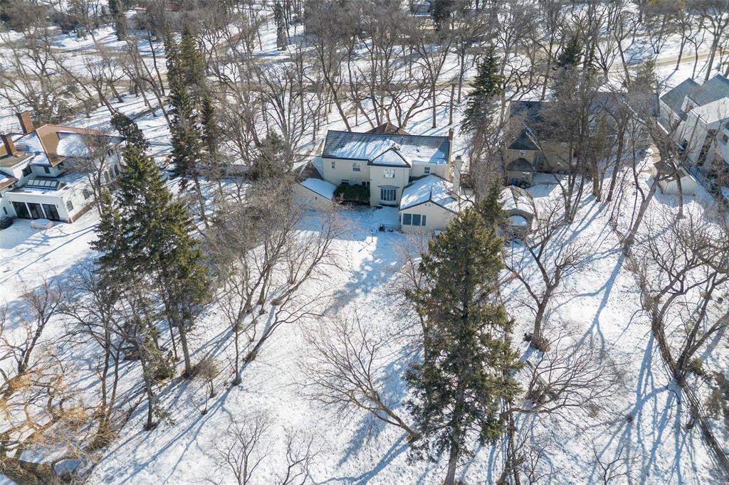 












1125 Wellington Crescent

,
Winnipeg,




Manitoba
R3N0A1

