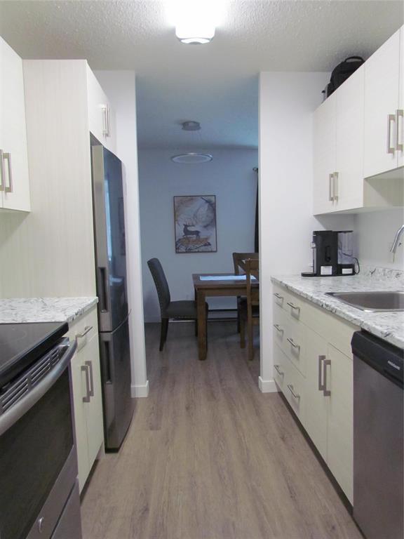 












31 5 Apple Lane

,
Winnipeg,




Manitoba
R2Y2G9

