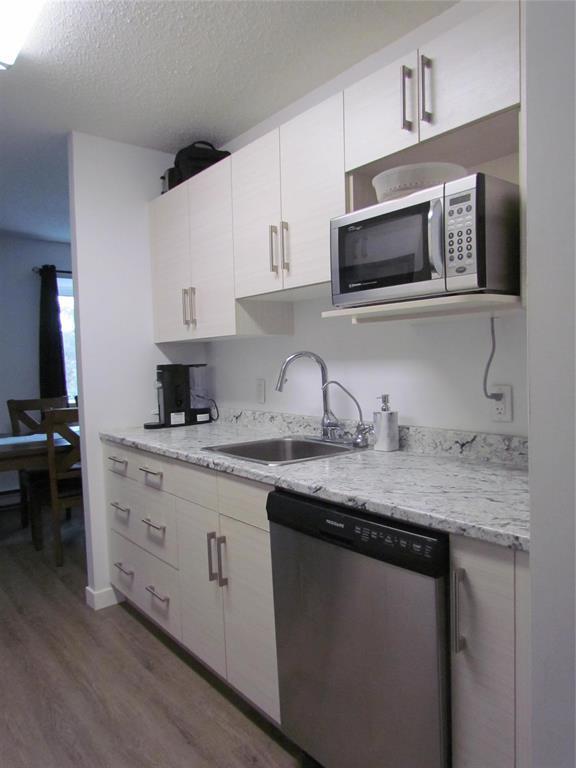 












31 5 Apple Lane

,
Winnipeg,




Manitoba
R2Y2G9

