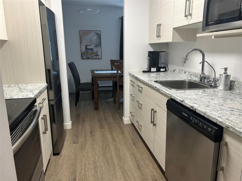 












31 5 Apple Lane

,
Winnipeg,




Manitoba
R2Y2G9

