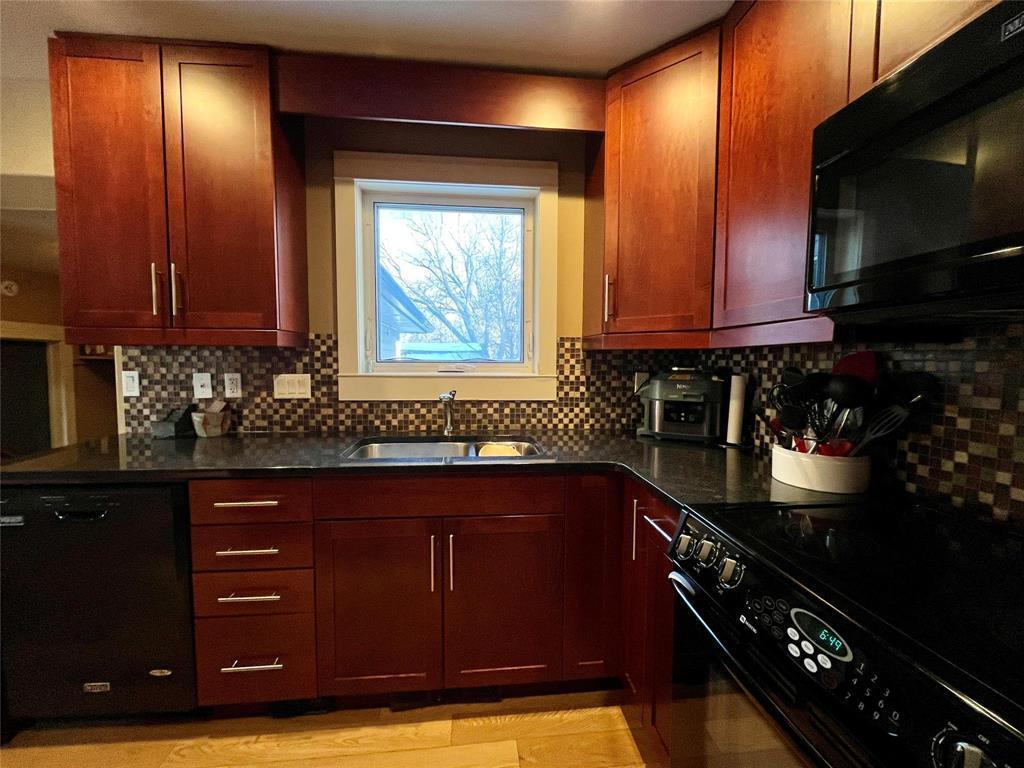 












261 Scotia Street

,
Winnipeg,




Manitoba
R2V1V7

