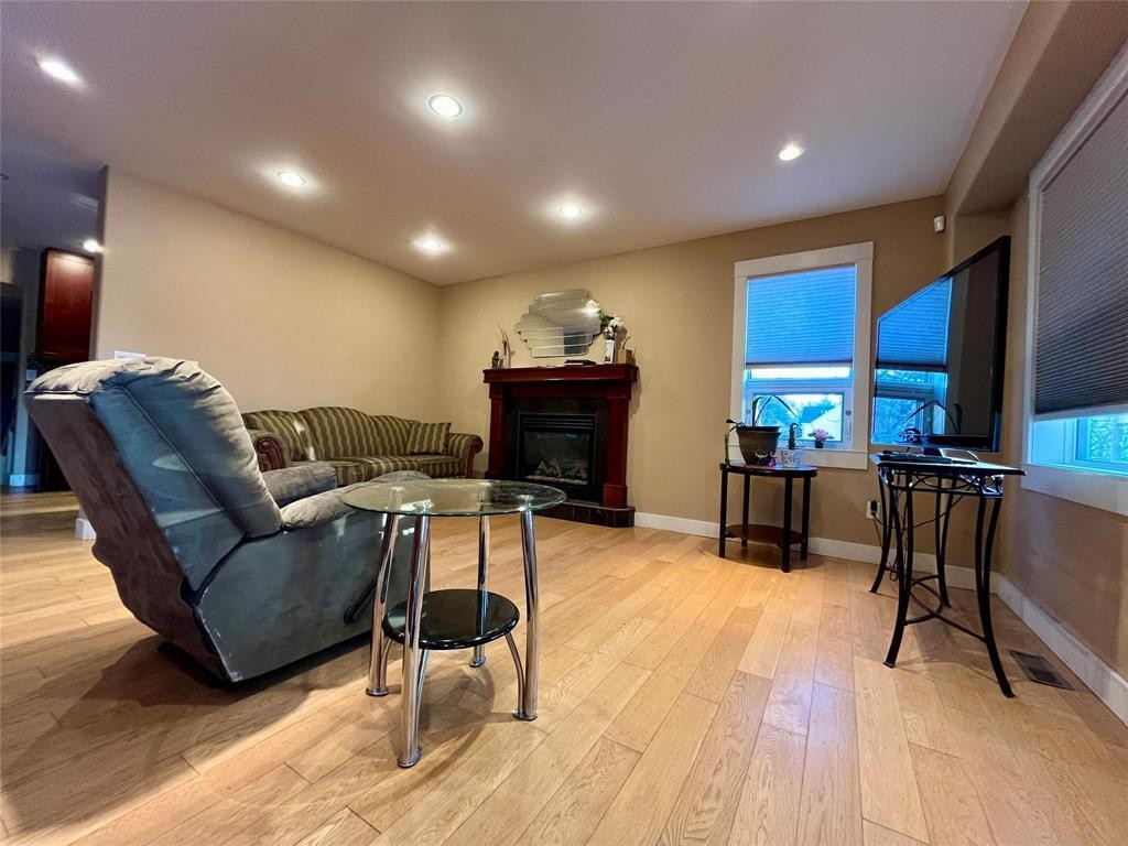 












261 Scotia Street

,
Winnipeg,




Manitoba
R2V1V7

