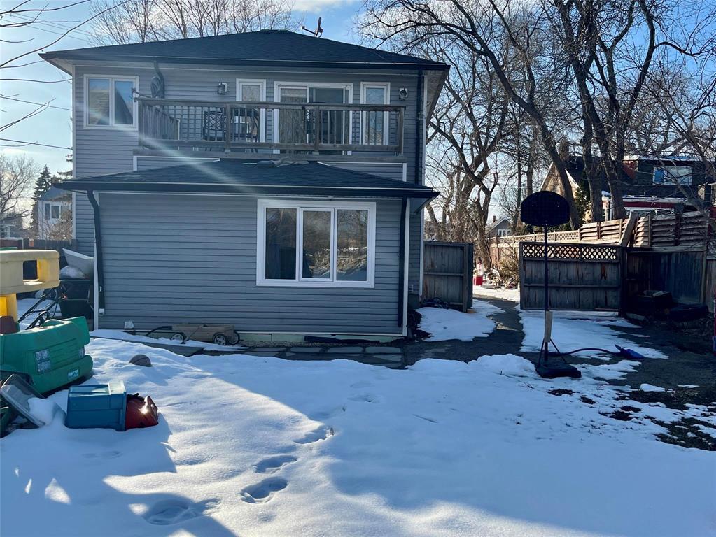 












261 Scotia Street

,
Winnipeg,




Manitoba
R2V1V7

