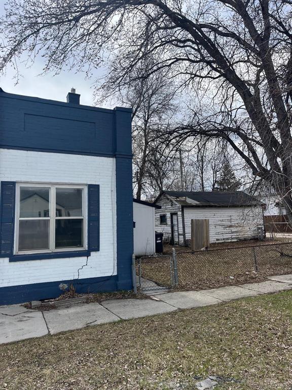












442 McGregor Street

,
Winnipeg,




Manitoba
R2W4X8

