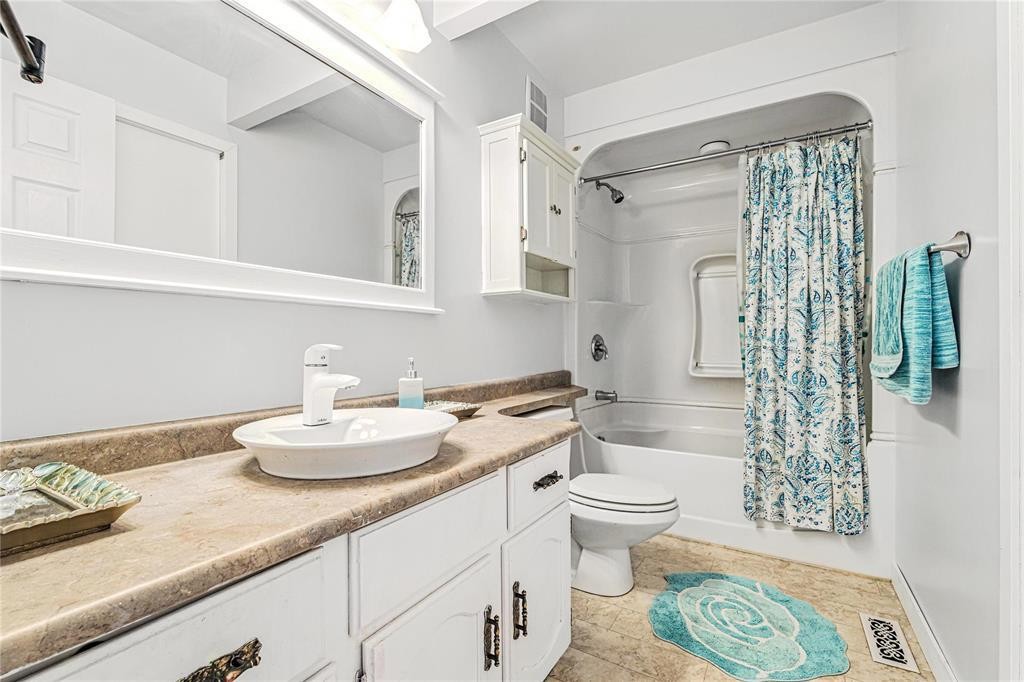 












176 Alex Taylor Drive

,
Winnipeg,




Manitoba
R2C4W8

