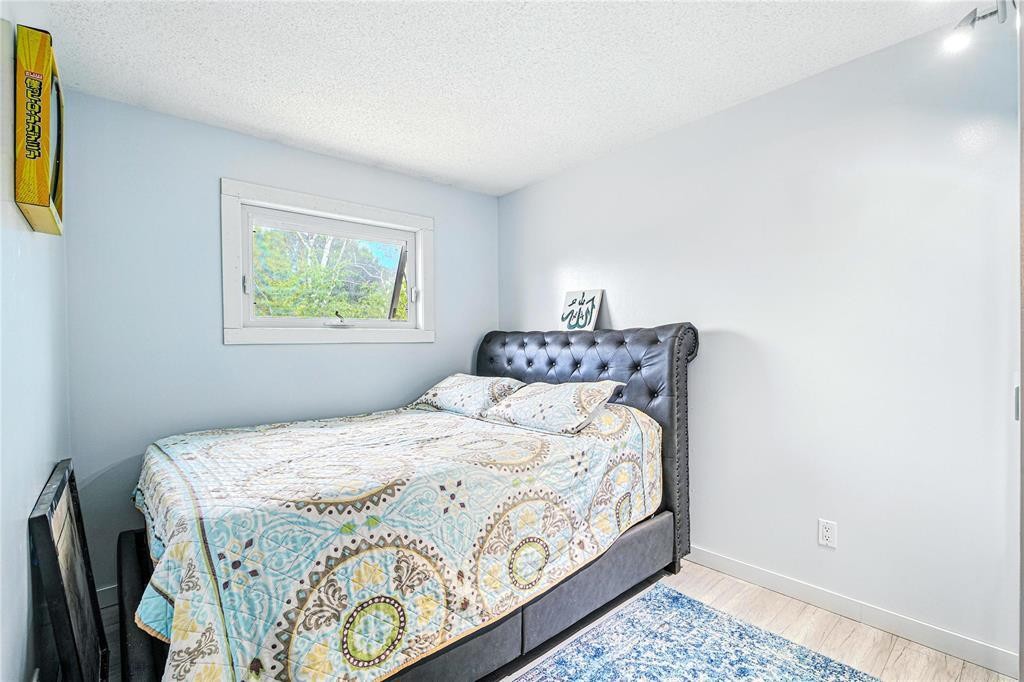 












176 Alex Taylor Drive

,
Winnipeg,




Manitoba
R2C4W8

