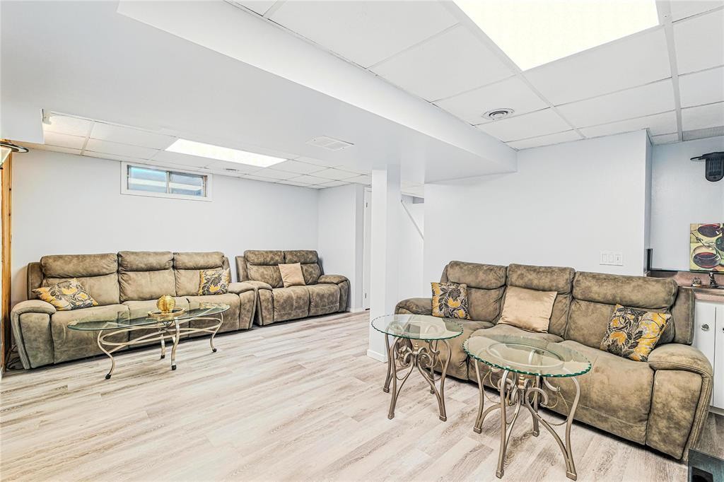 












176 Alex Taylor Drive

,
Winnipeg,




Manitoba
R2C4W8

