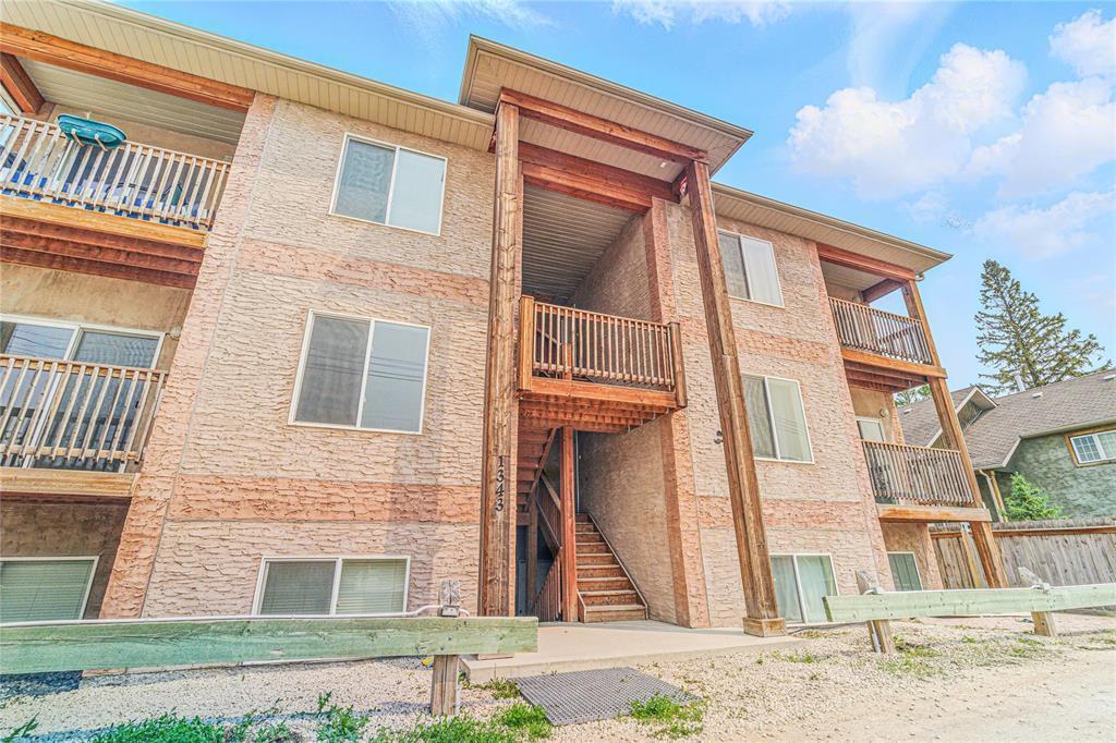 












1343 DAWSON Road

,
Lorette,




Manitoba
R5K0S3

