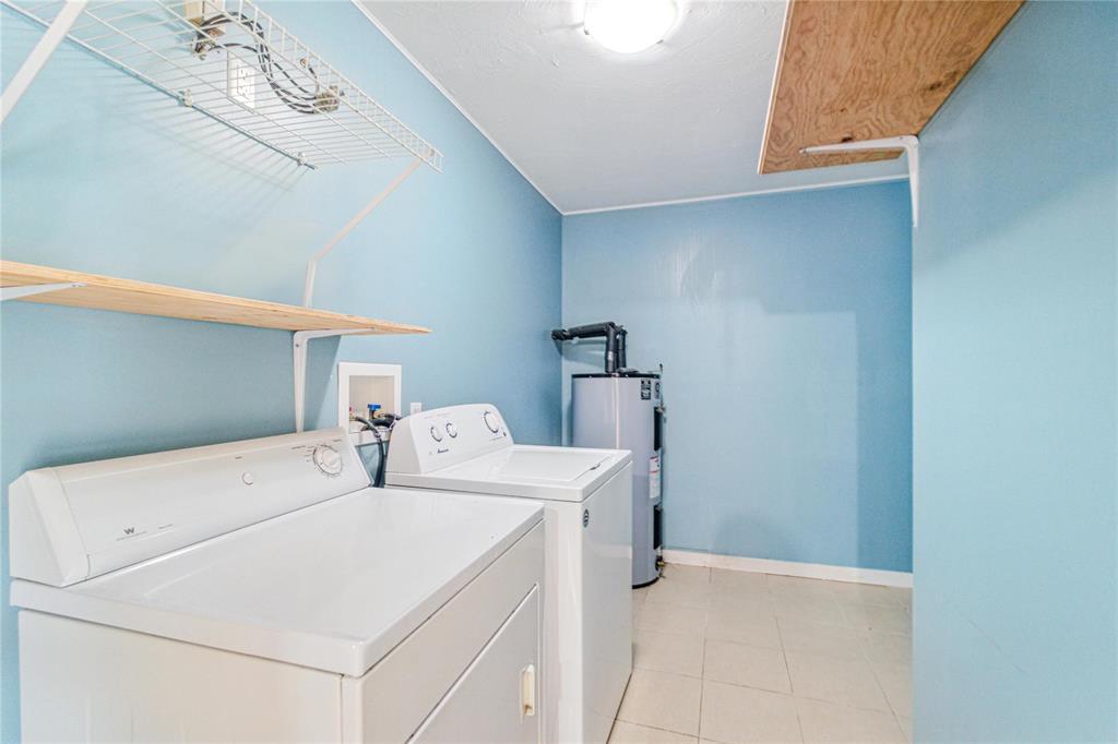 












1343 DAWSON Road

,
Lorette,




Manitoba
R5K0S3

