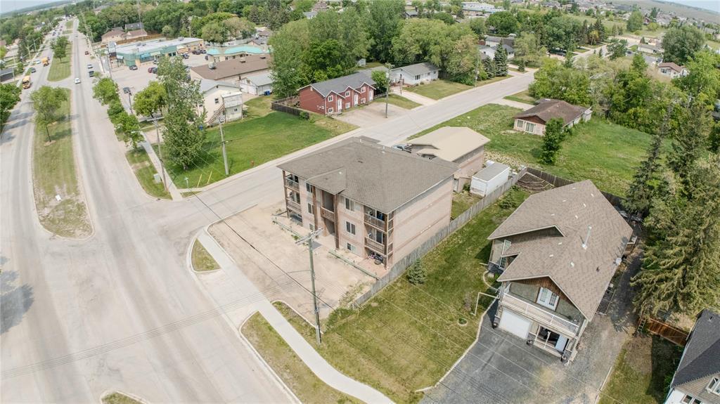 












1343 DAWSON Road

,
Lorette,




Manitoba
R5K0S3

