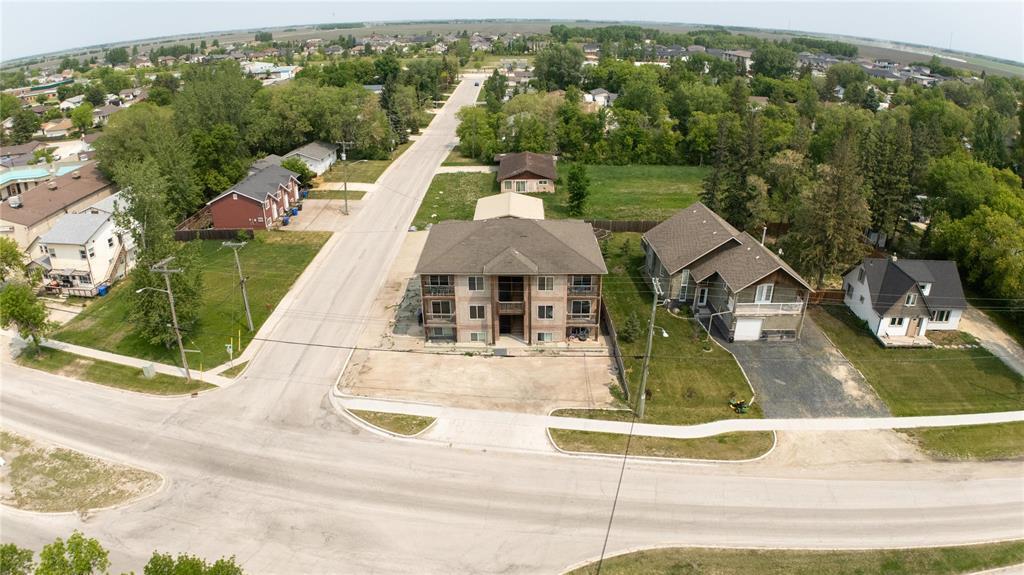 












1343 DAWSON Road

,
Lorette,




Manitoba
R5K0S3

