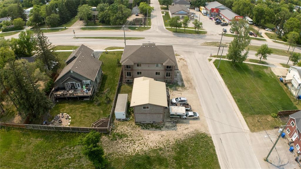 












1343 DAWSON Road

,
Lorette,




Manitoba
R5K0S3

