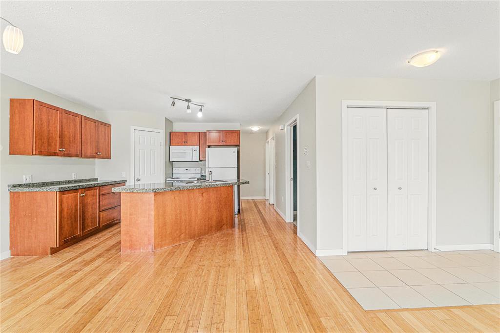 












1343 DAWSON Road

,
Lorette,




Manitoba
R5K0S3


