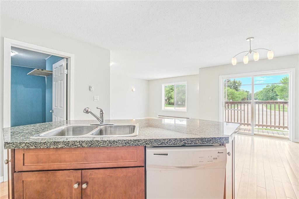












1343 DAWSON Road

,
Lorette,




Manitoba
R5K0S3


