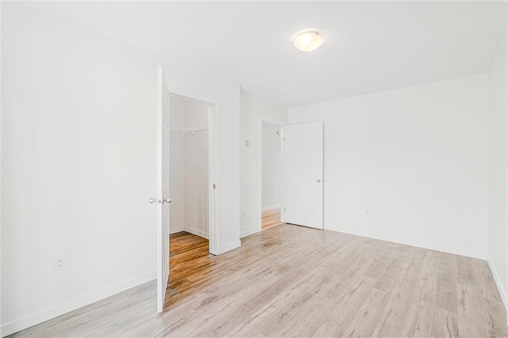 












1343 DAWSON Road

,
Lorette,




Manitoba
R5K0S3

