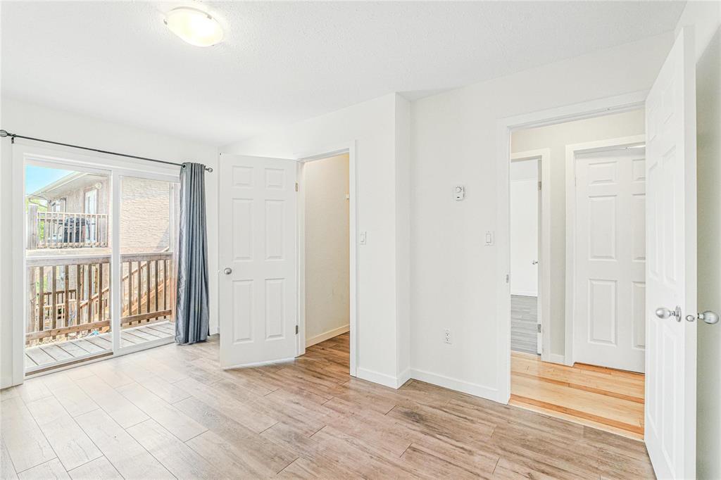 












1343 DAWSON Road

,
Lorette,




Manitoba
R5K0S3

